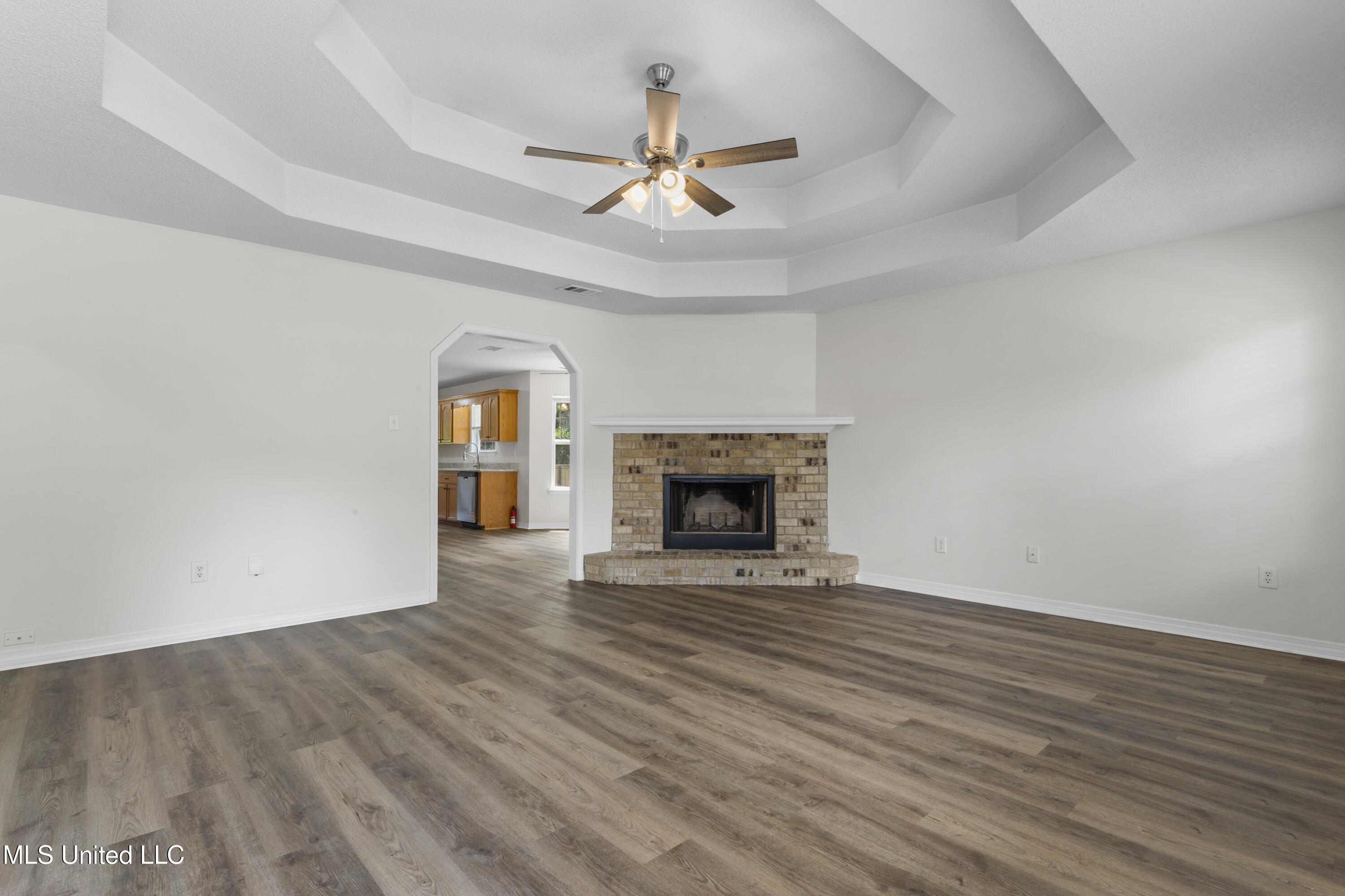 8909 Mermaid Avenue Ocean Springs, MS 39564 - Photo 7 of 24 007
