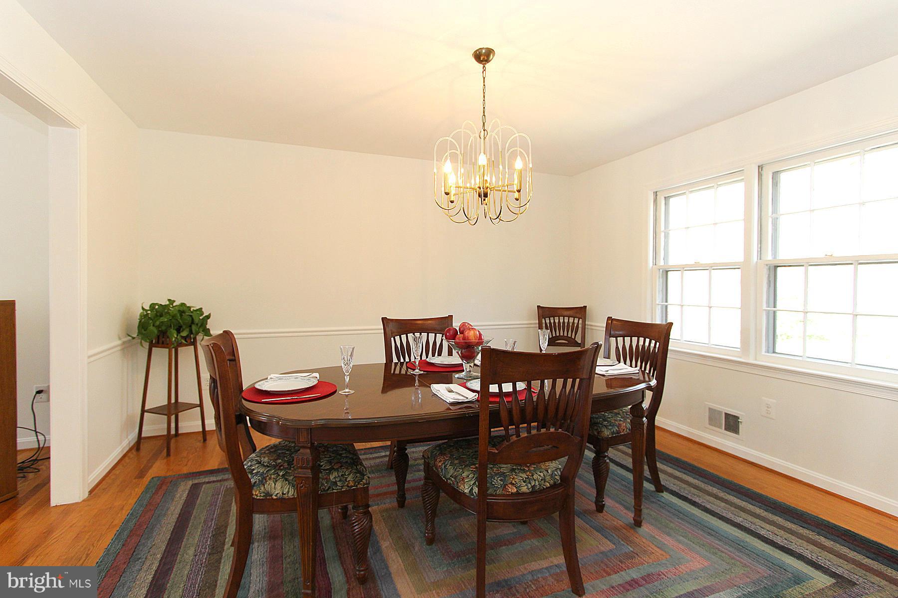 6712 Baron Road McLean, VA 22101 - Photo 3 of 30 Dining Room