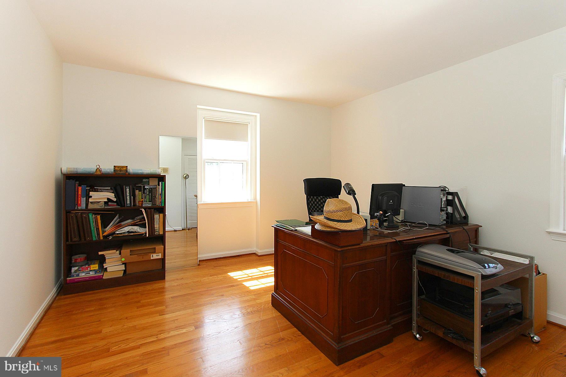 6712 Baron Road McLean, VA 22101 - Photo 22 of 30 Bedroom