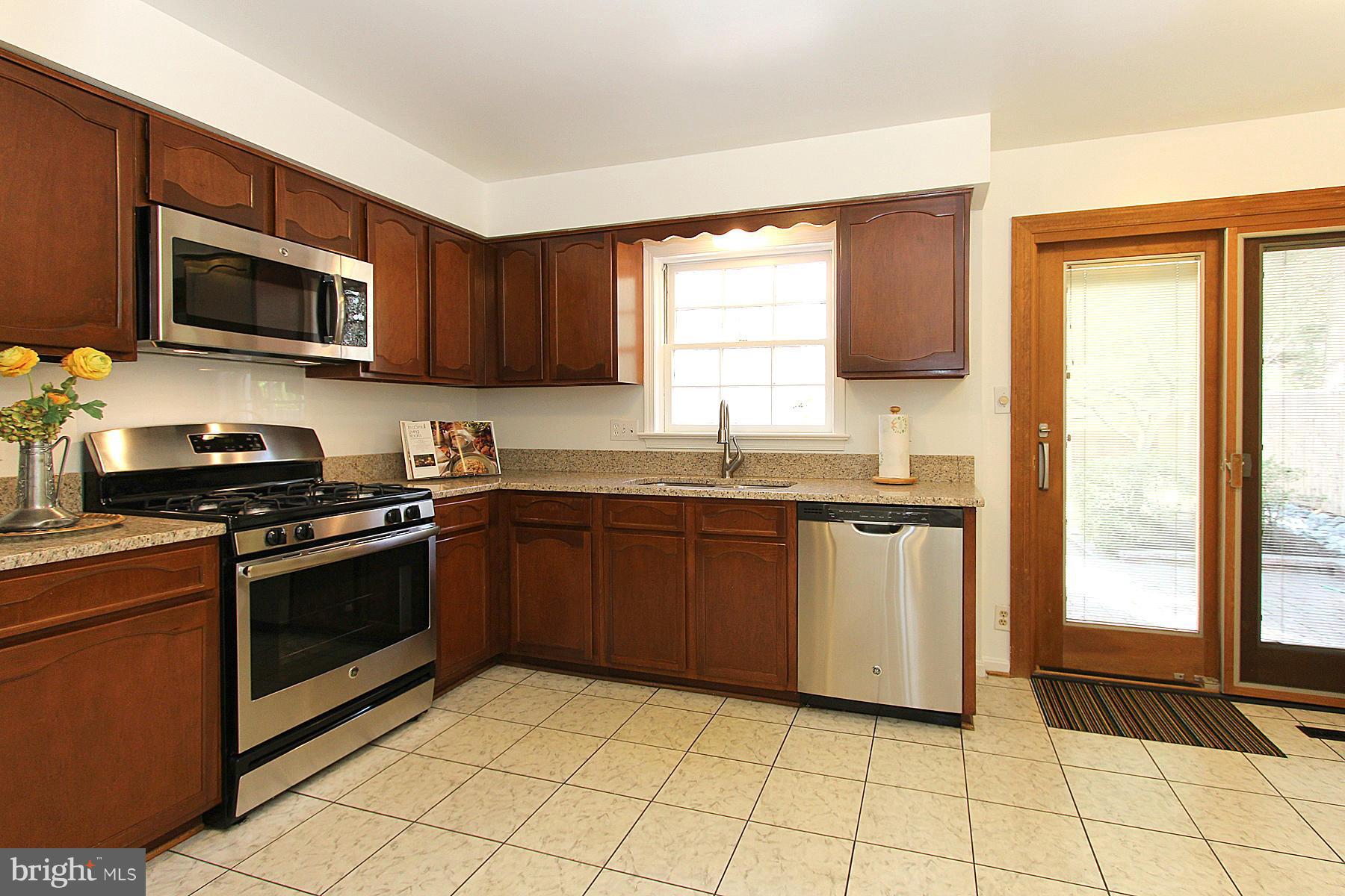 6712 Baron Road McLean, VA 22101 - Photo 5 of 30 Kitchen