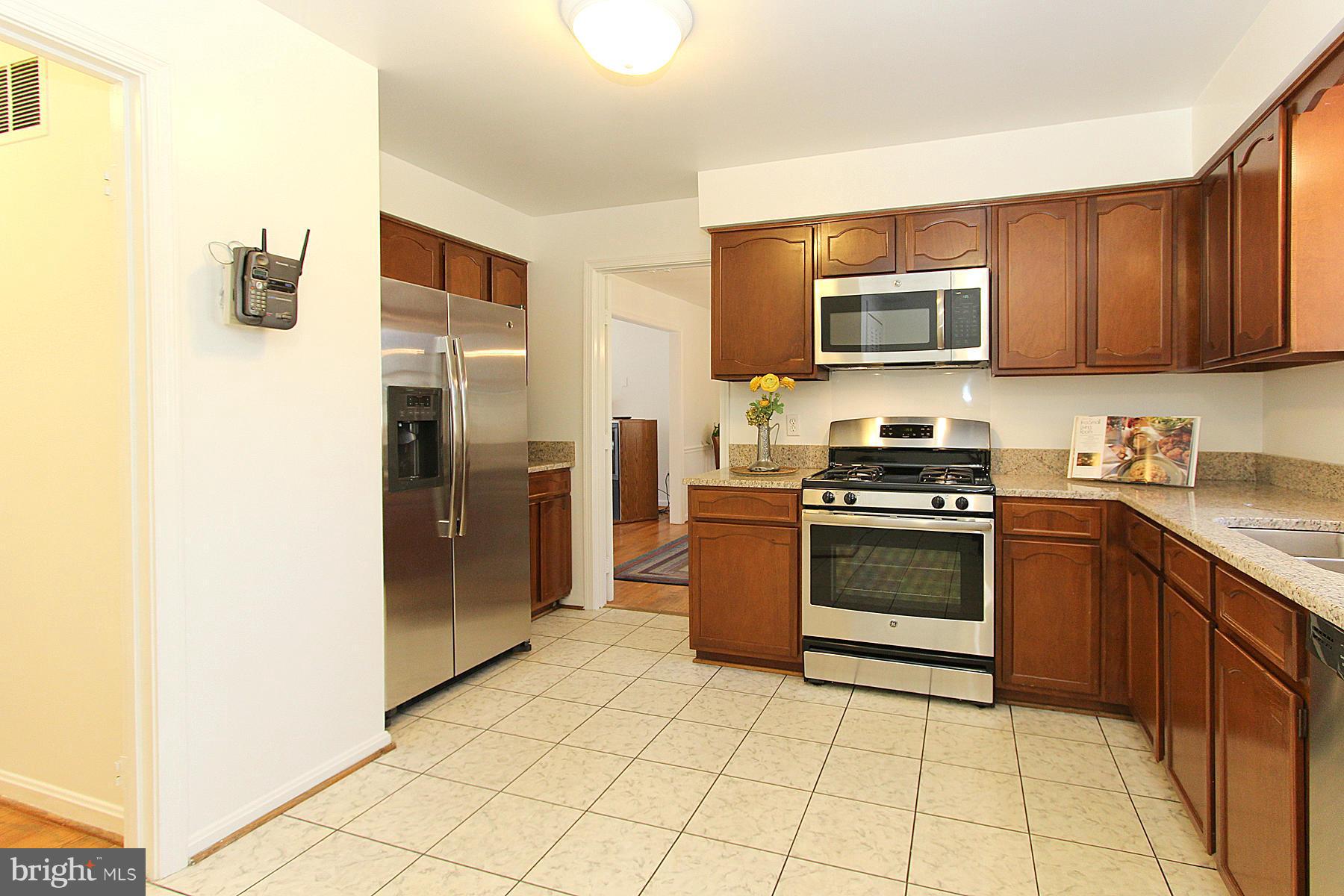 6712 Baron Road McLean, VA 22101 - Photo 8 of 30 Kitchen