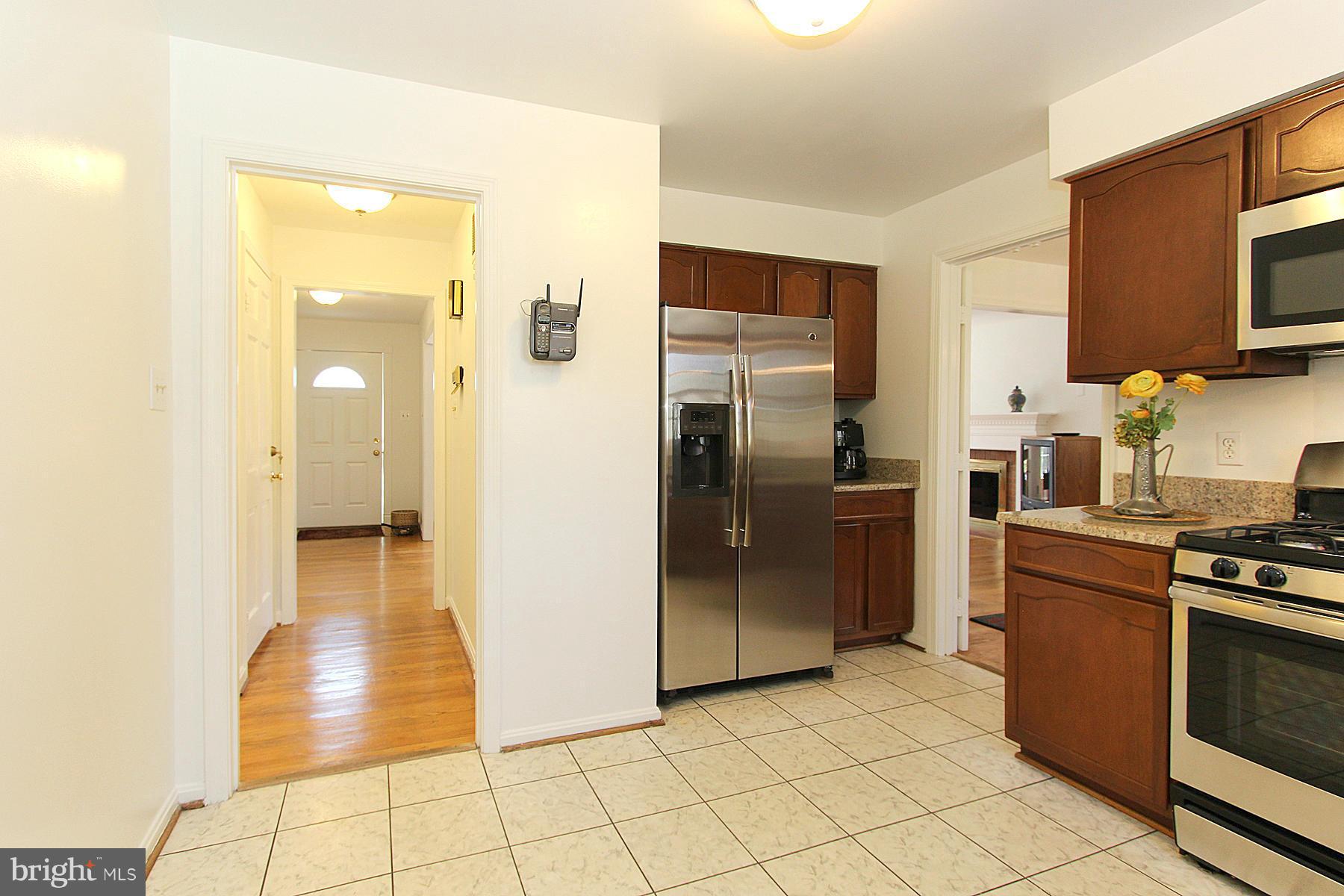 6712 Baron Road McLean, VA 22101 - Photo 9 of 30 Kitchen