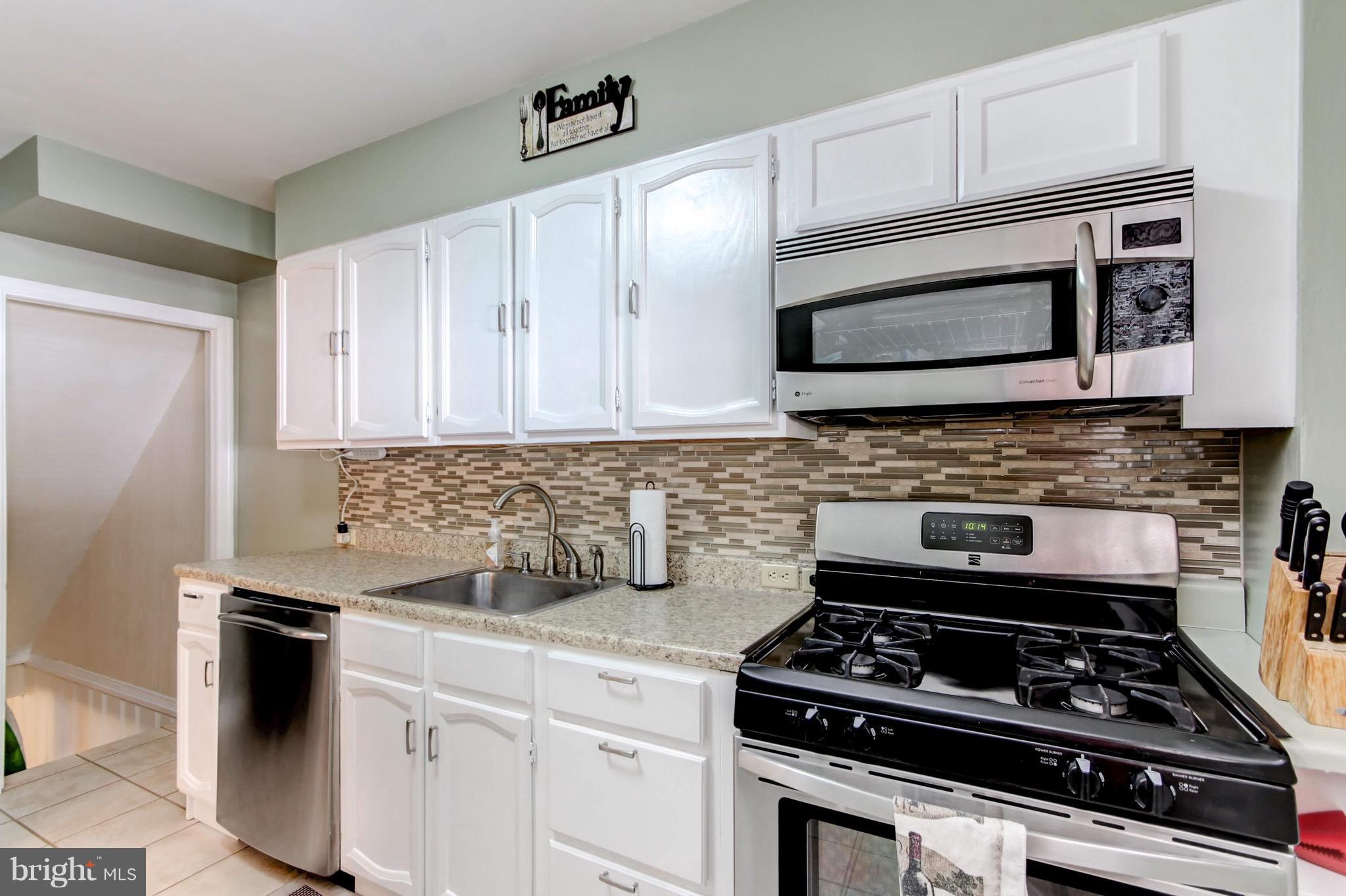 176 Cherrydell Road Baltimore, MD 21228 - Photo 9 of 30 Kitchen