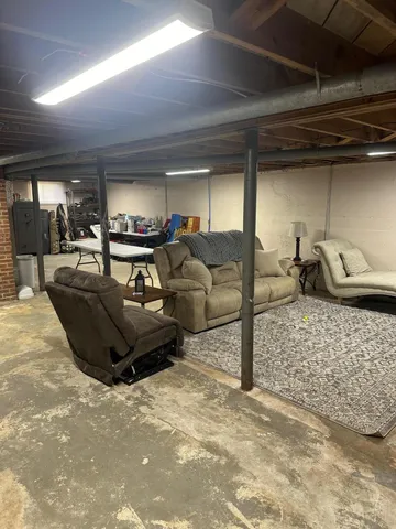 $1,795 | 5316 Starkey Road, Roanoke, VA 24018