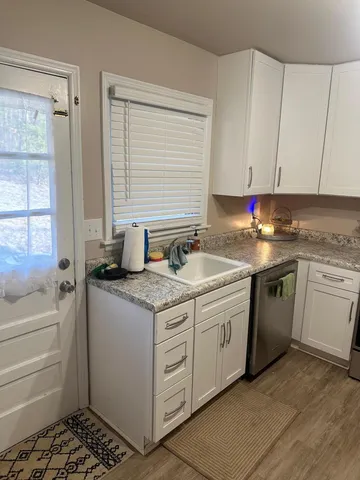 $1,795 | 5316 Starkey Road, Roanoke, VA 24018