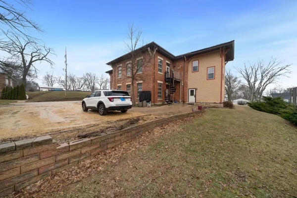 $790,000 | 709 Franklin Street, Oregon, IL 61061