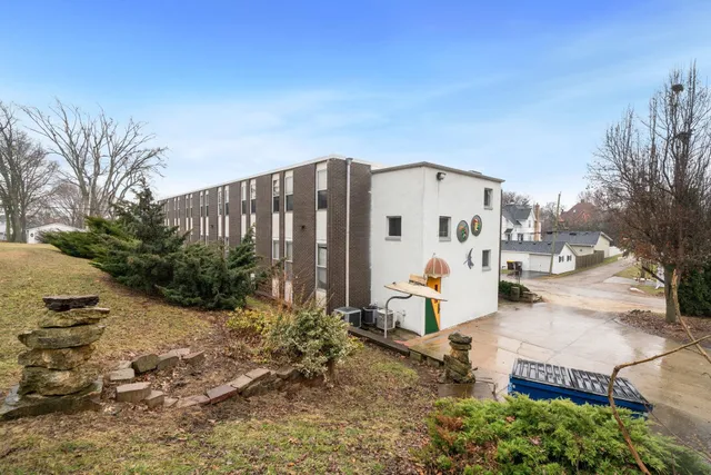 $790,000 | 709 Franklin Street, Oregon, IL 61061