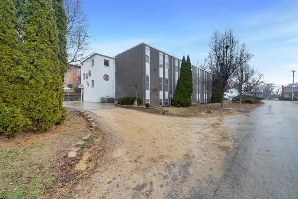 $790,000 | 709 Franklin Street, Oregon, IL 61061