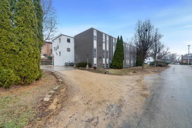 $790,000 | 709 Franklin Street, Oregon, IL 61061