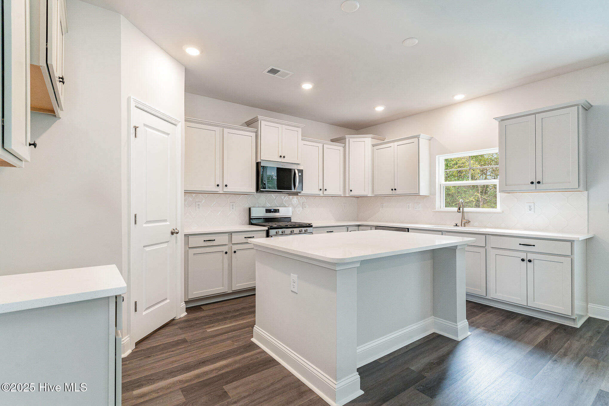 521 Bogue Vw Road, Unit LOT 150 Hubert, NC 28539 - Photo 8 of 48 009_dsc06913-edit_23