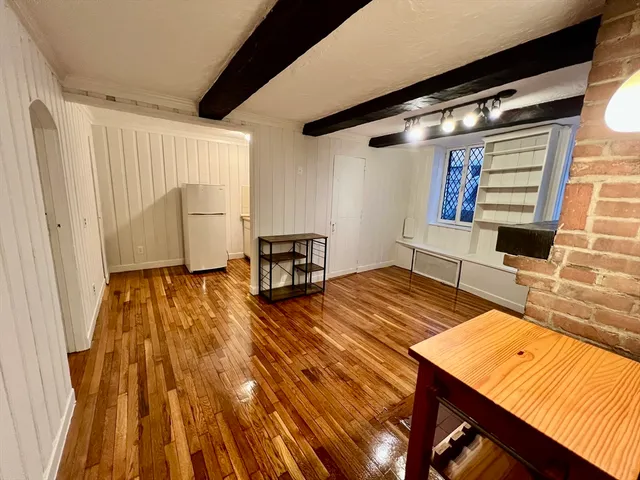 $2,300 | 101 Myrtle Street, Unit A, Boston, MA 02114