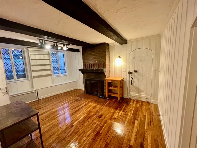 $2,300 | 101 Myrtle Street, Unit A, Boston, MA 02114