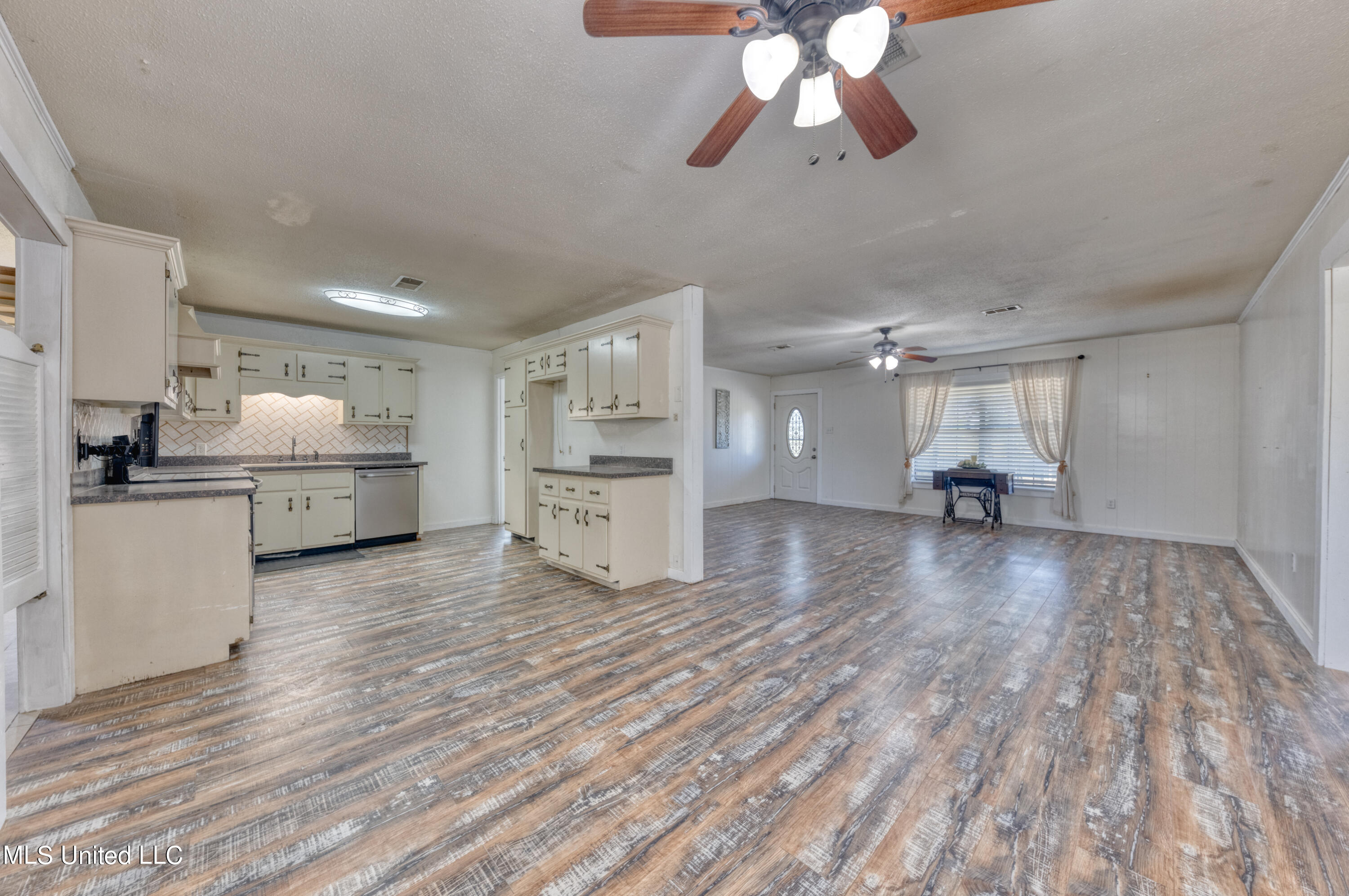20510 Pullen Road Saucier, MS 39574 - Photo 11 of 42 dining room and kitchen