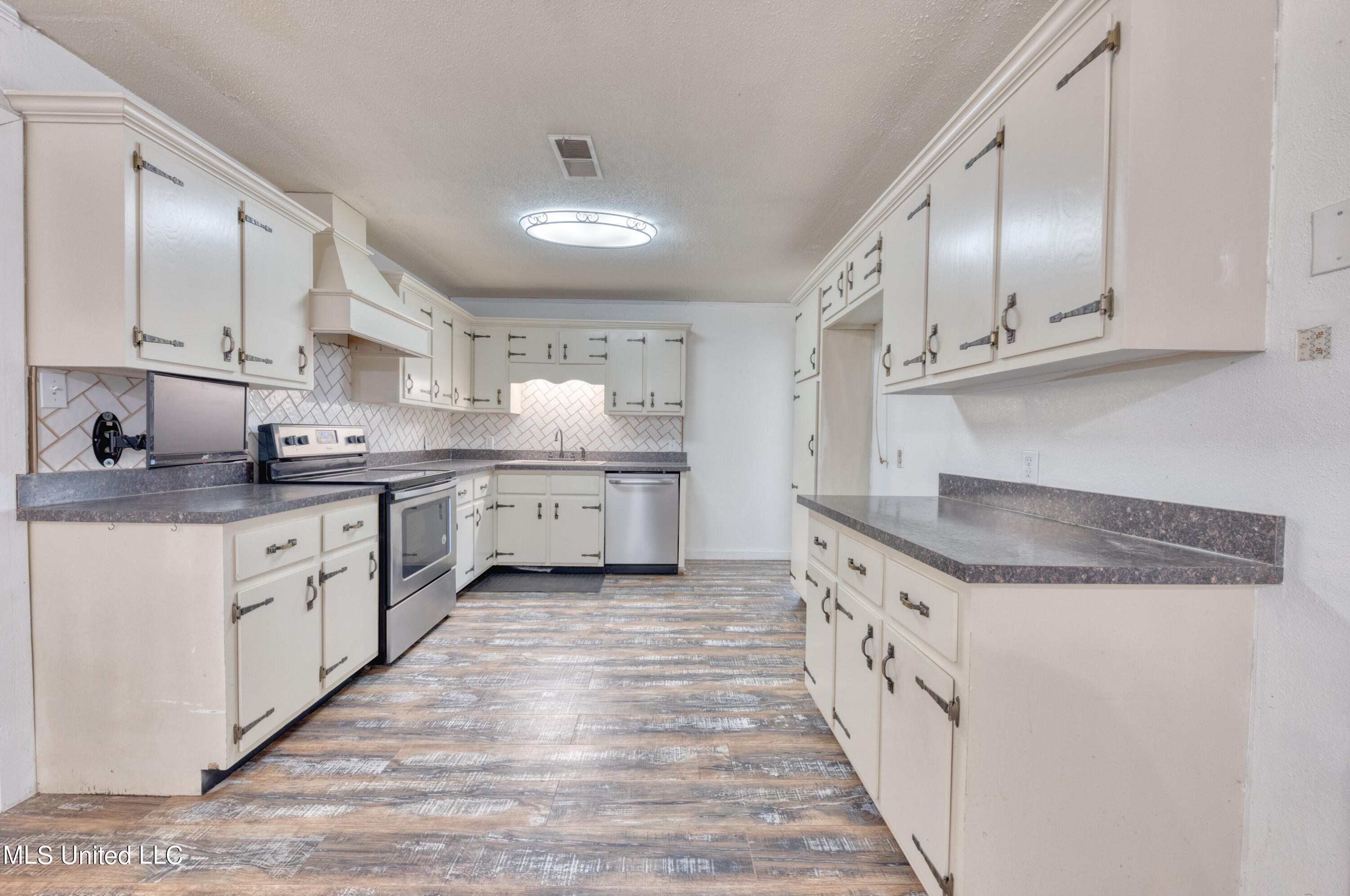 20510 Pullen Road Saucier, MS 39574 - Photo 12 of 42 kitchen 1