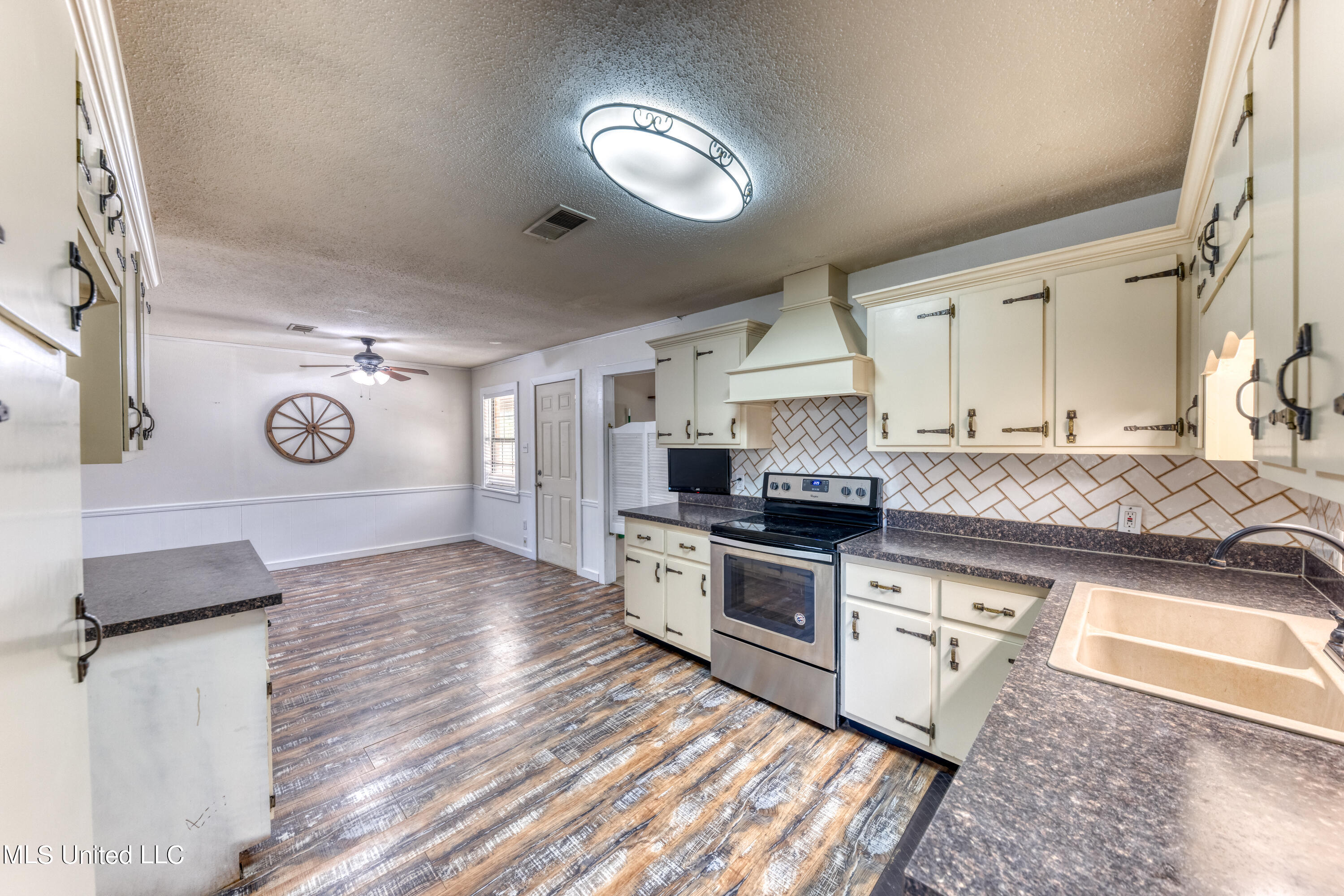 20510 Pullen Road Saucier, MS 39574 - Photo 13 of 42 kitchen 2