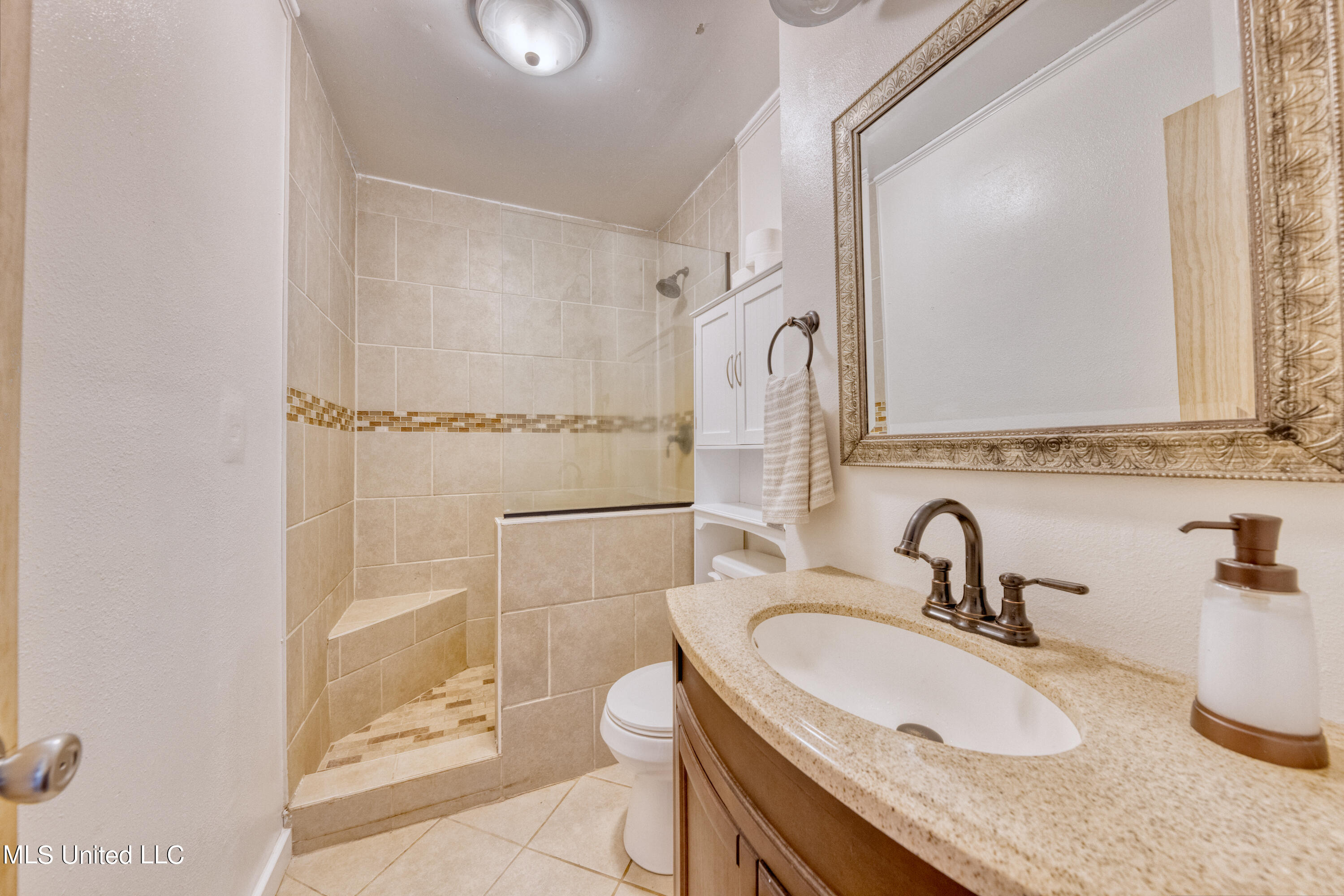 20510 Pullen Road Saucier, MS 39574 - Photo 23 of 42 2nd bathroom