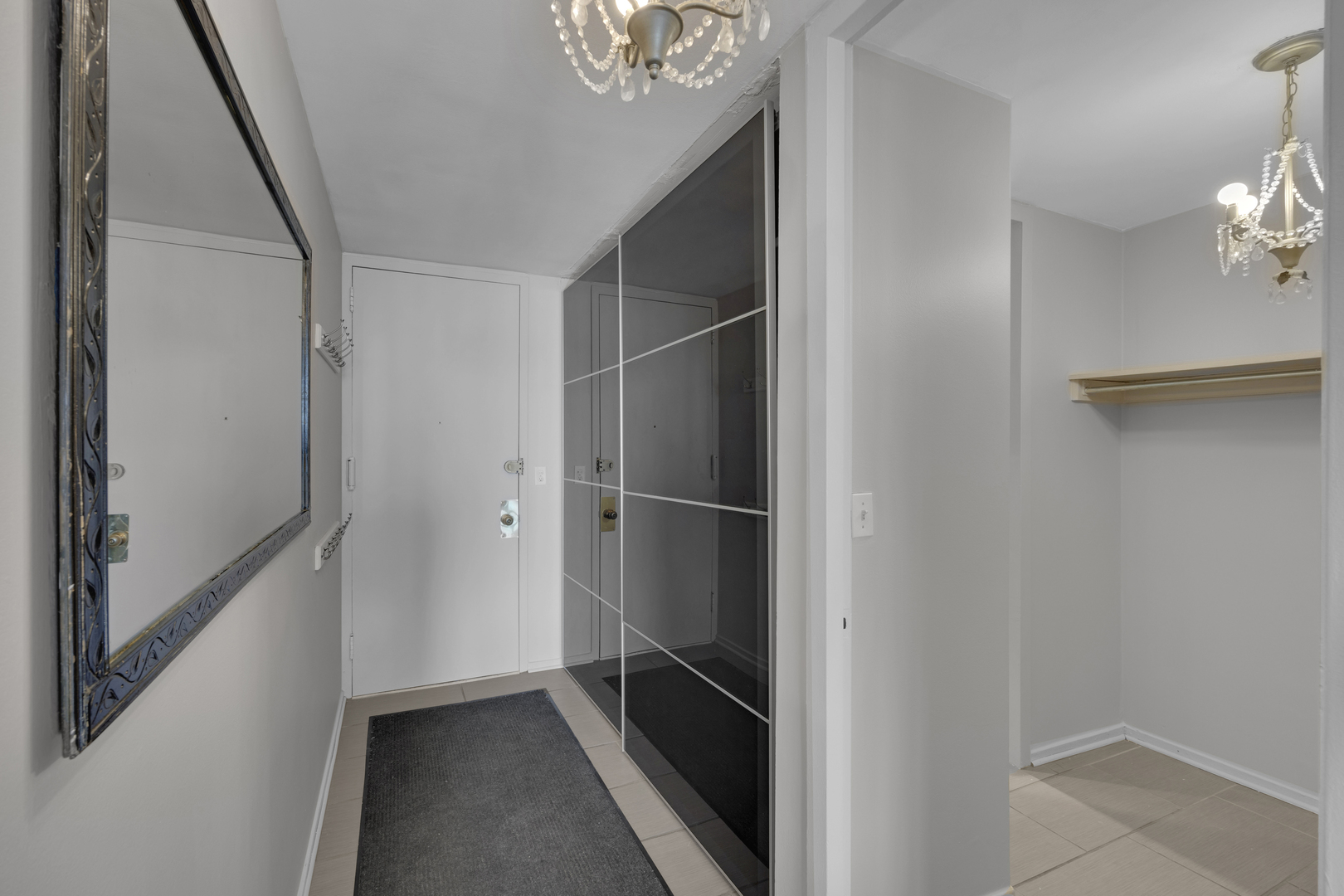 2901 South Michigan Avenue, Unit 908 Chicago, IL 60616 - Photo 16 of 22 a view of an empty walk in closet