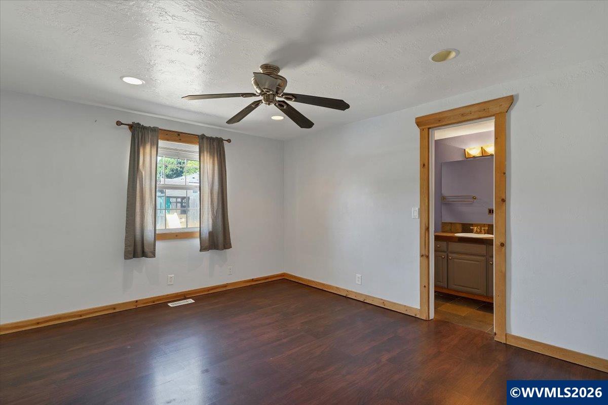 4335 Lone Oak Road Southeast Salem, OR 97302 - Photo 15 of 35