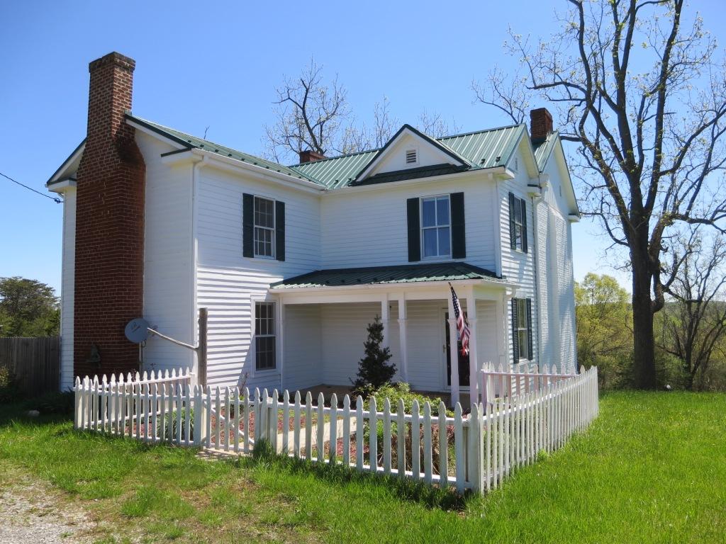 1920 Phelps Road Bedford, VA 24523 - Photo 1 of 16 Phelps (128)