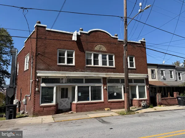 $274,900 | 372 South 1st Avenue, Coatesville, PA 19320