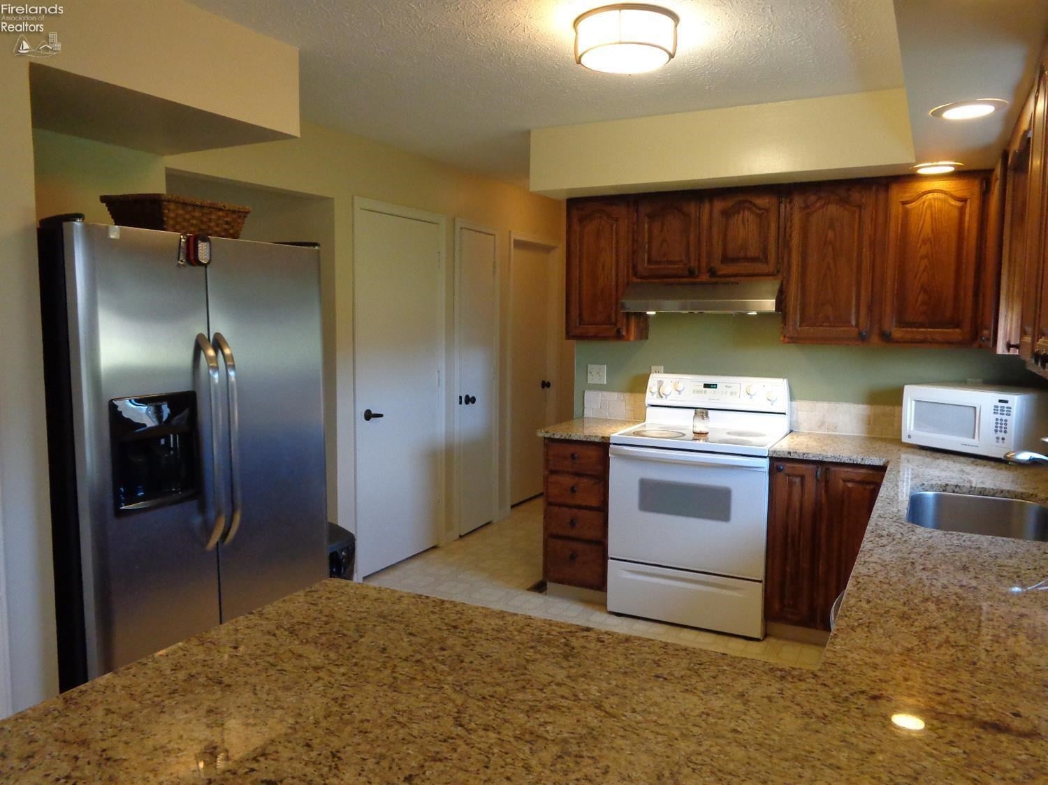 14214 Kneisel Road Vermilion, OH 44089 - Photo 5 of 10 Gallery Image 5