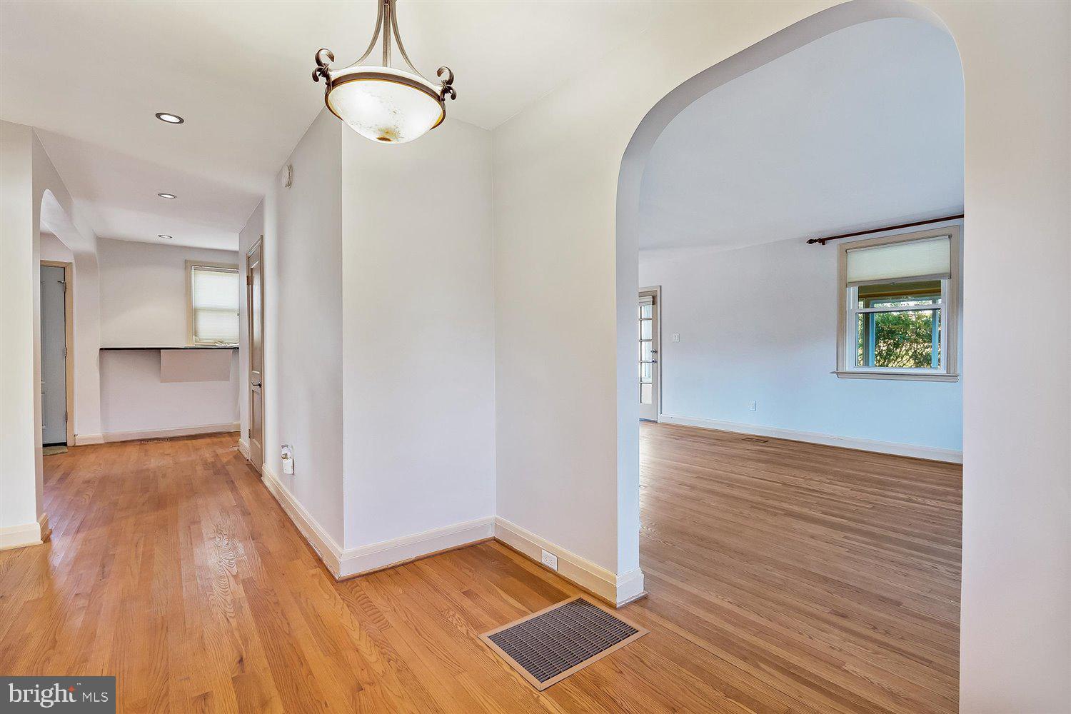 1440 Providence Road Towson, MD 21286 - Photo 32 of 42 Main hall