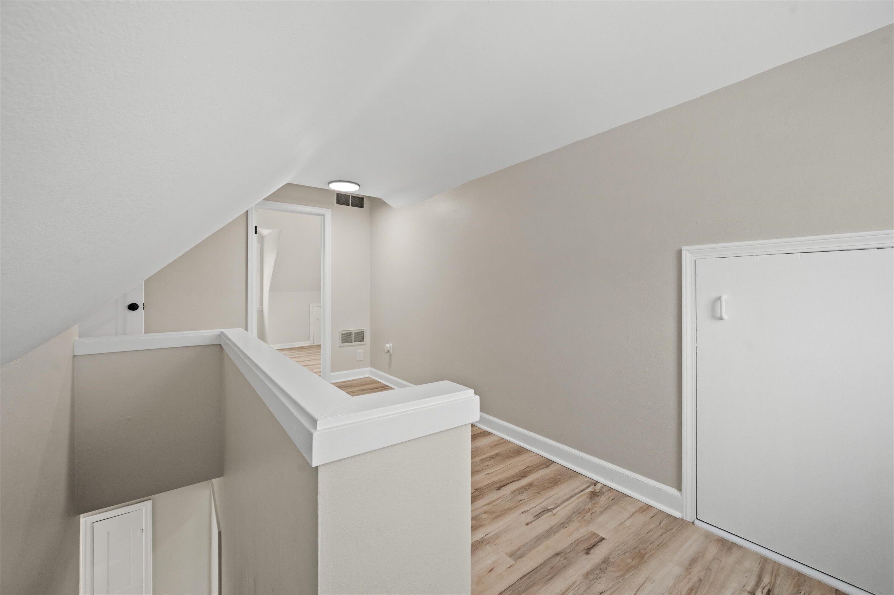 3525 South 19th Street Milwaukee, WI 53221 - Photo 17 of 29 12-DSC0243