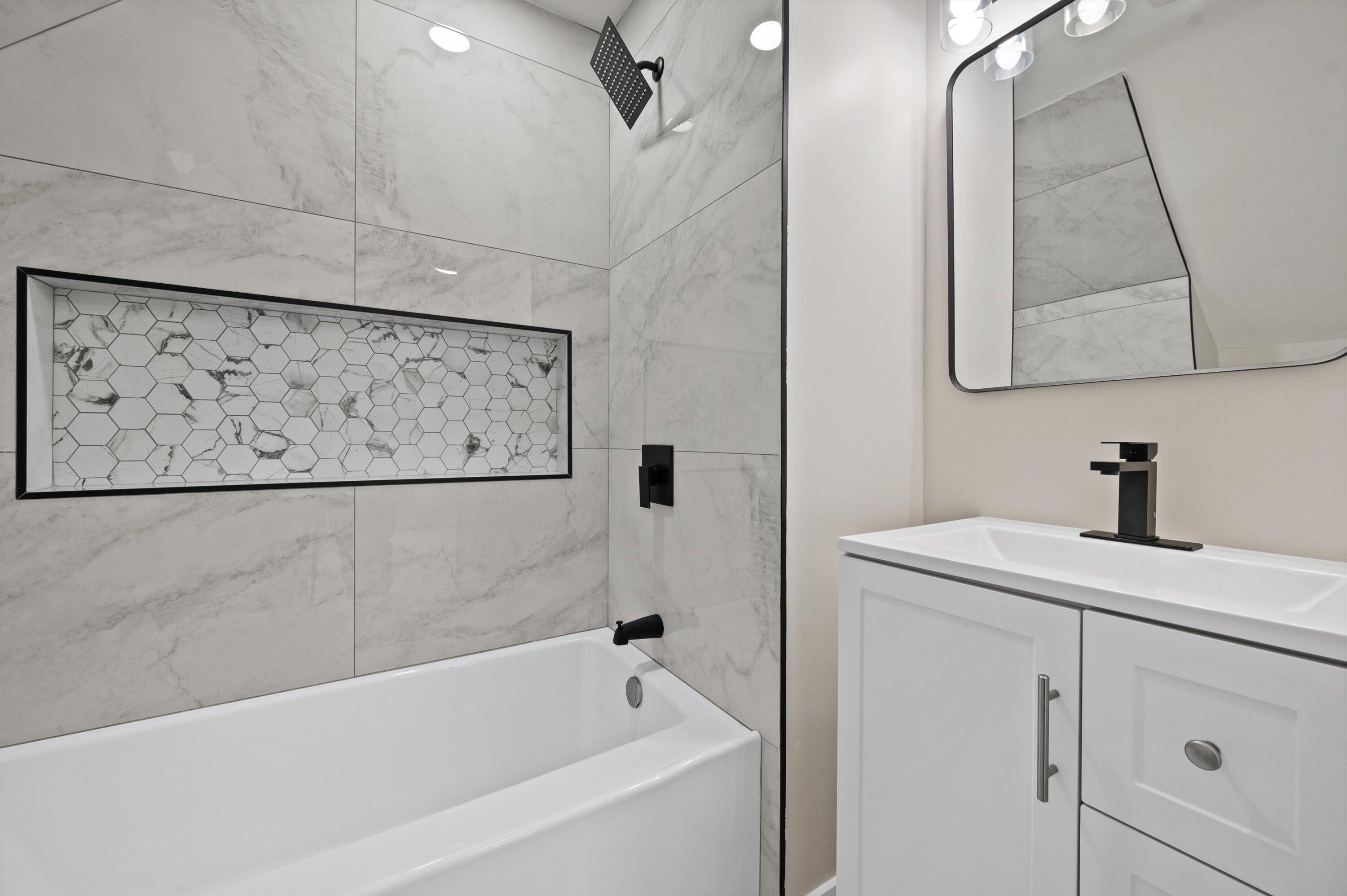 3525 South 19th Street Milwaukee, WI 53221 - Photo 23 of 29 18-DSC0267