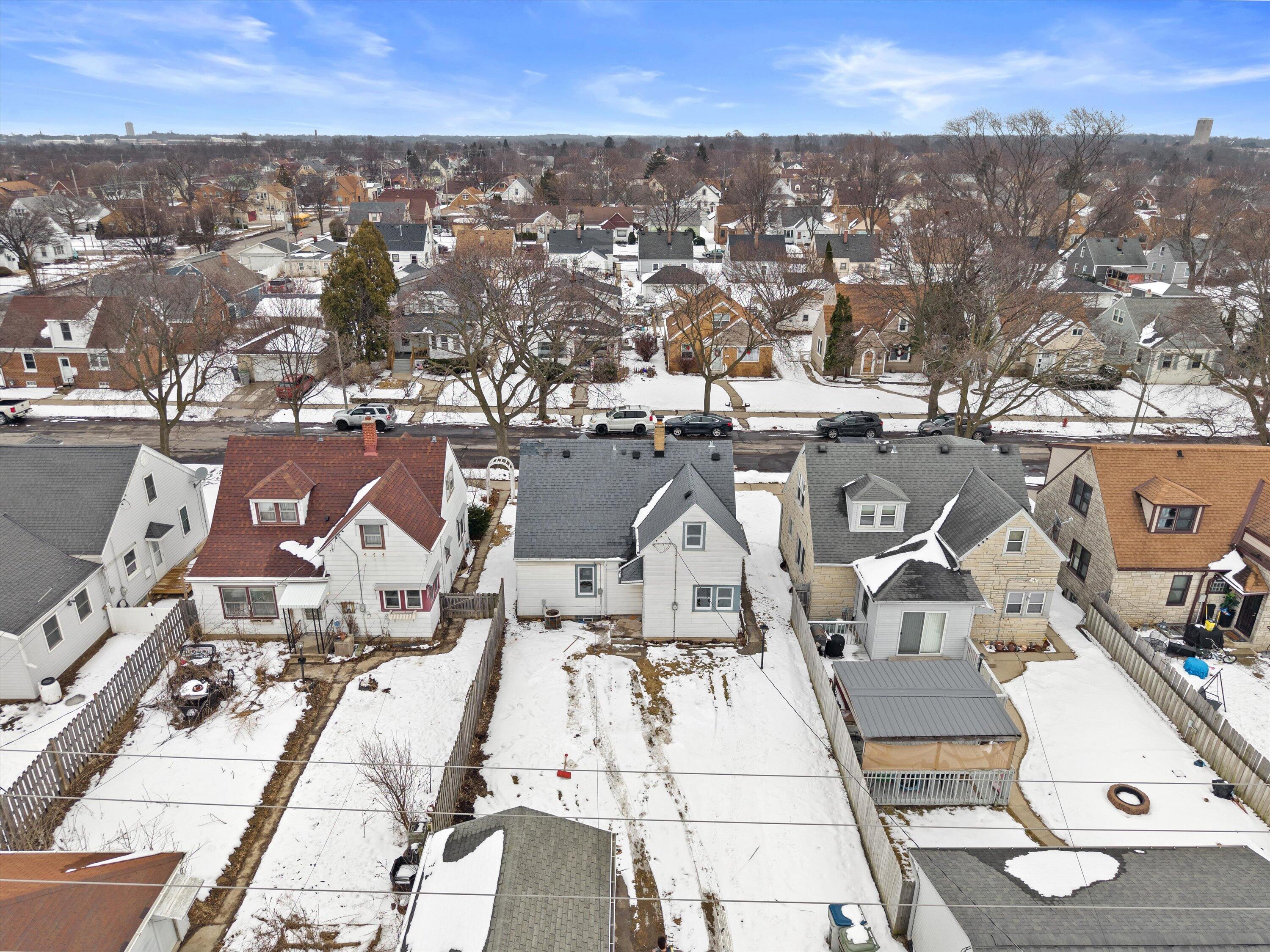 3525 South 19th Street Milwaukee, WI 53221 - Photo 7 of 29 27-DJI_20260209143100_0161_D