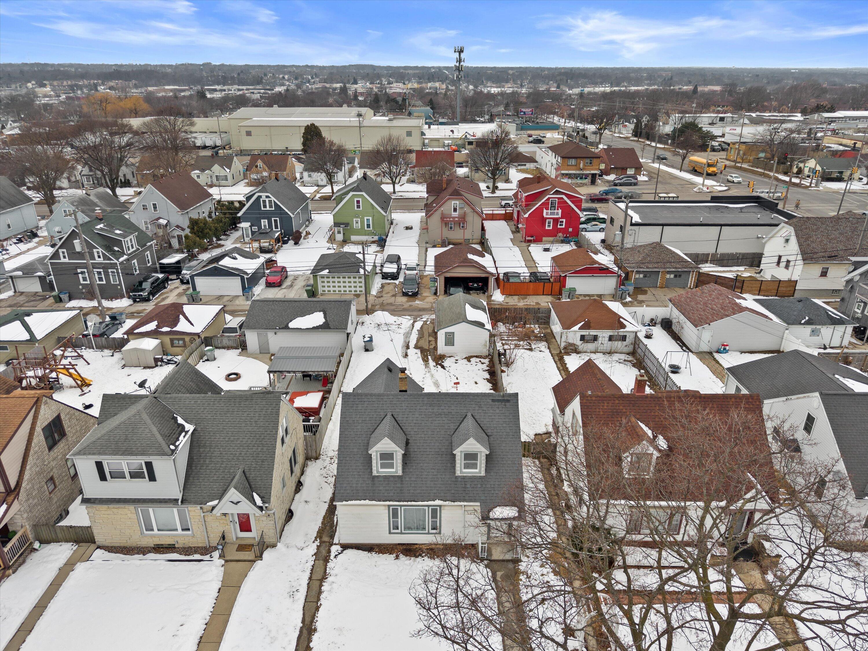 3525 South 19th Street Milwaukee, WI 53221 - Photo 8 of 29 24-DJI_20260209142848_0146_D