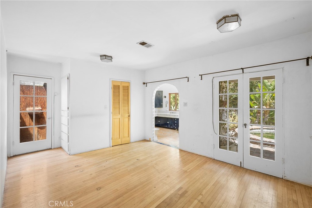 5473 Eagle Rock View Drive Los Angeles, CA 91105 - Photo 13 of 29