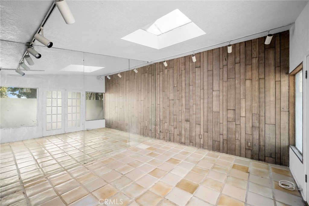 5473 Eagle Rock View Drive Los Angeles, CA 91105 - Photo 19 of 29