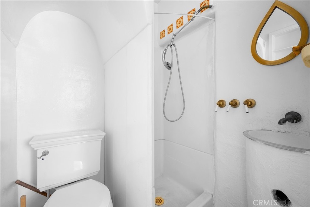 5473 Eagle Rock View Drive Los Angeles, CA 91105 - Photo 22 of 29