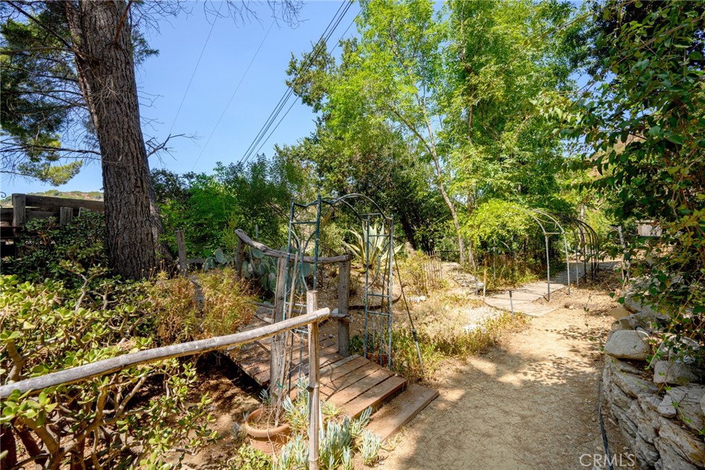 5473 Eagle Rock View Drive Los Angeles, CA 91105 - Photo 24 of 29