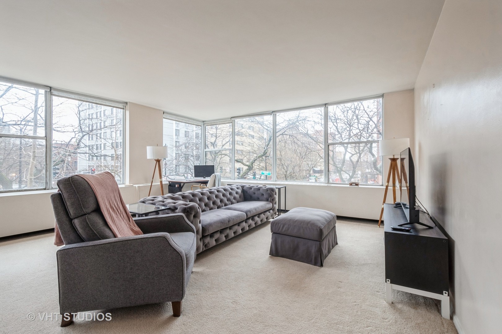 5757 North Sheridan Road, Unit 2J Chicago, IL 60660 - Photo 7 of 16 Gallery Image 7