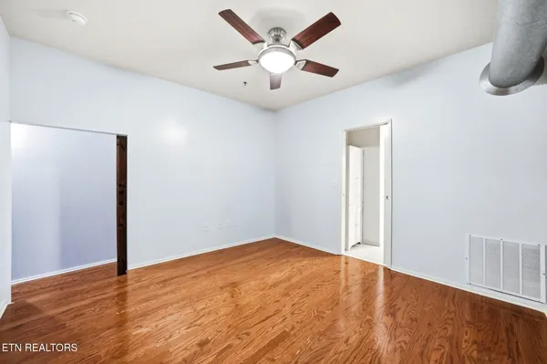 $3,400 | 440 Walnut Street, Unit 303, Knoxville, TN 37902