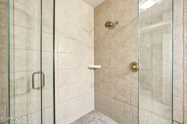 $3,400 | 440 Walnut Street, Unit 303, Knoxville, TN 37902