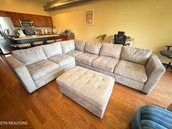 $3,400 | 440 Walnut Street, Unit 303, Knoxville, TN 37902