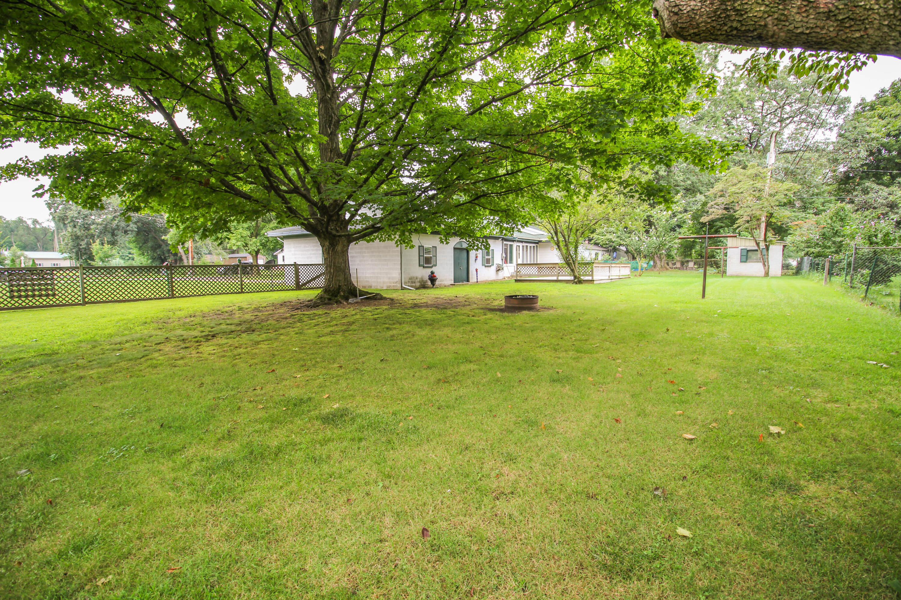 430 8th Avenue Three Rivers, MI 49093 - Photo 4 of 17 Eighth (5 of 19)