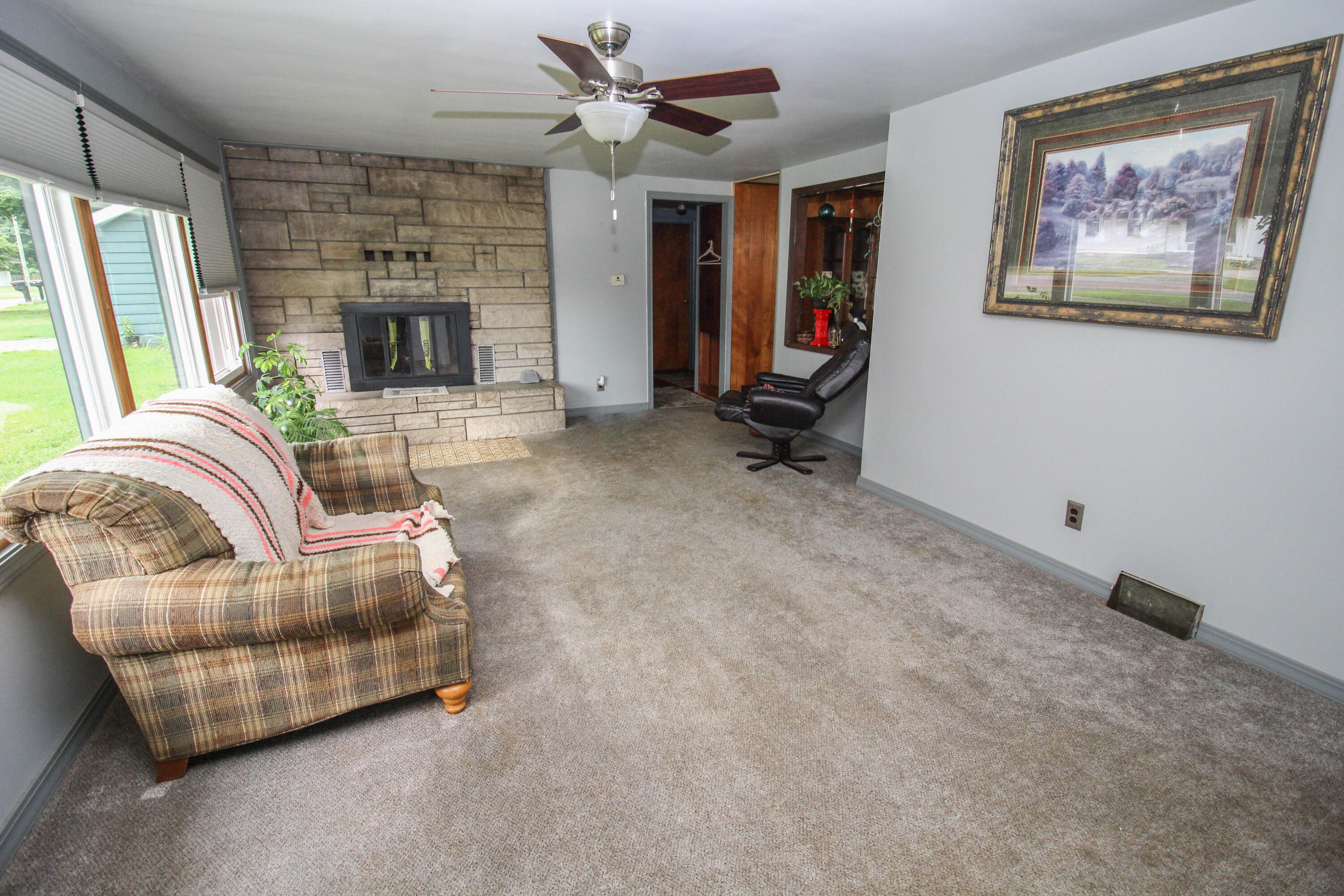 430 8th Avenue Three Rivers, MI 49093 - Photo 10 of 17 Eighth (10 of 19)