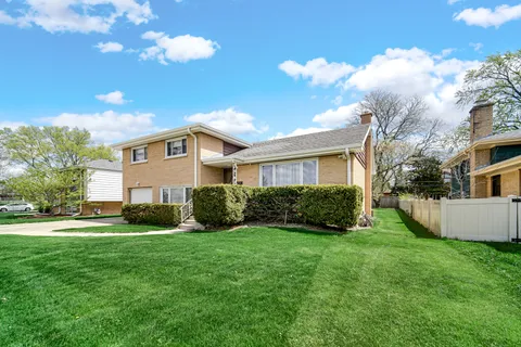 $460,000 | 503 South School Street, Mount Prospect, IL 60056