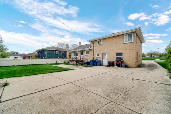 $460,000 | 503 South School Street, Mount Prospect, IL 60056