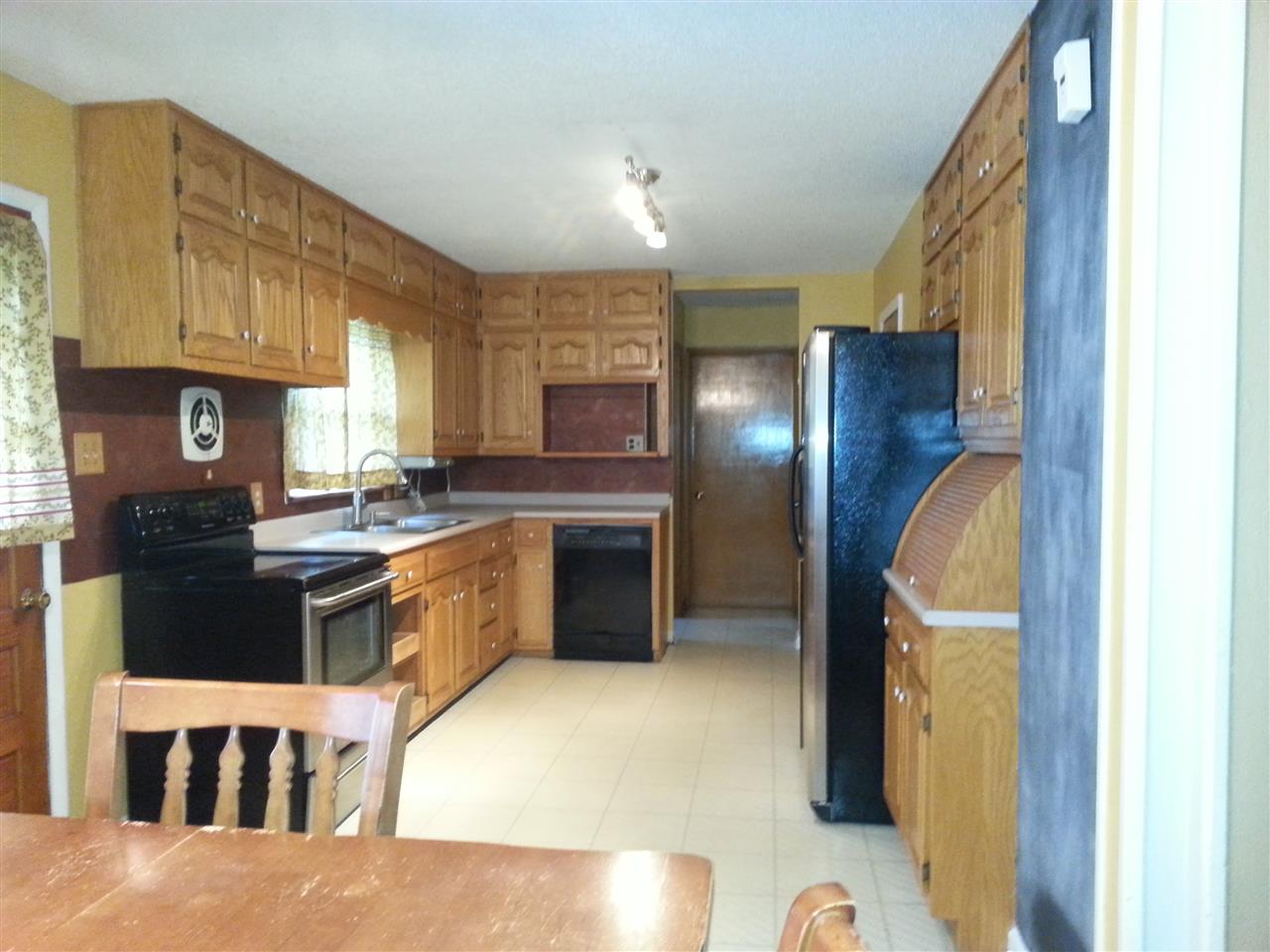 1047 High Street Decatur, IN 46733 - Photo 5 of 13