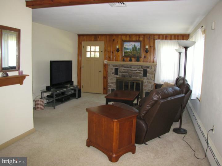 128 Midway Road Phoenixville, PA 19460 - Photo 7 of 20 Living Room