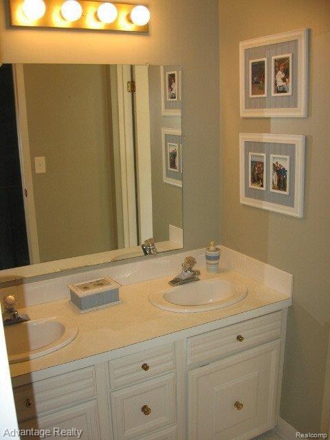 2265 28 Mile Road Washington, MI 48094 - Photo 22 of 25 bath upstairs.JPG