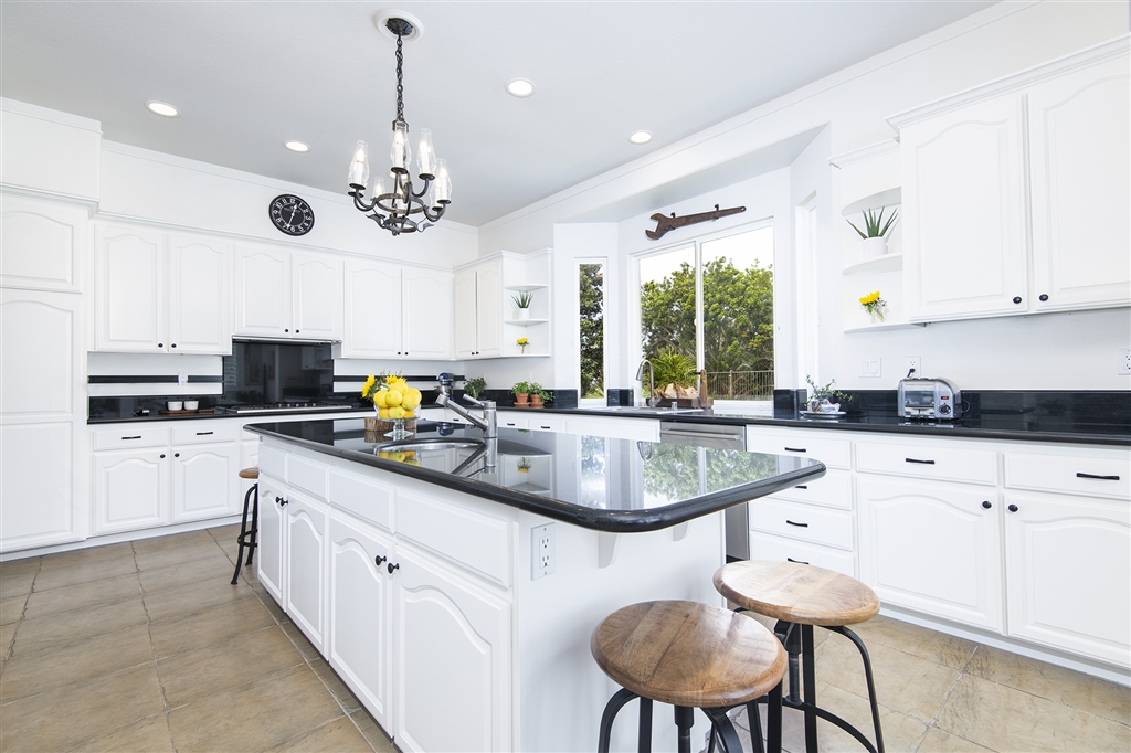 3598 Corte Luisa Carlsbad, CA 92009 - Photo 6 of 25