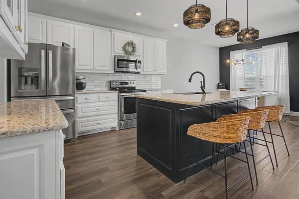 $590,000 | 3230 Knob Road, Springtown, TX 76082