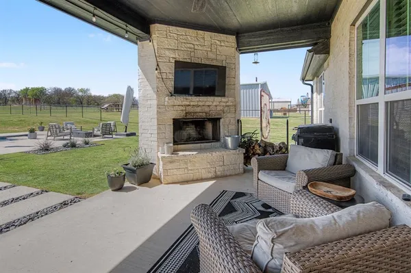 $590,000 | 3230 Knob Road, Springtown, TX 76082