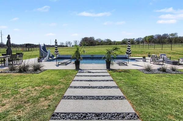 $590,000 | 3230 Knob Road, Springtown, TX 76082