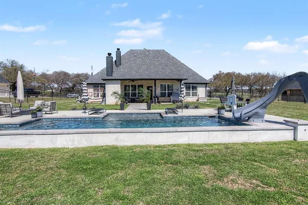 $590,000 | 3230 Knob Road, Springtown, TX 76082